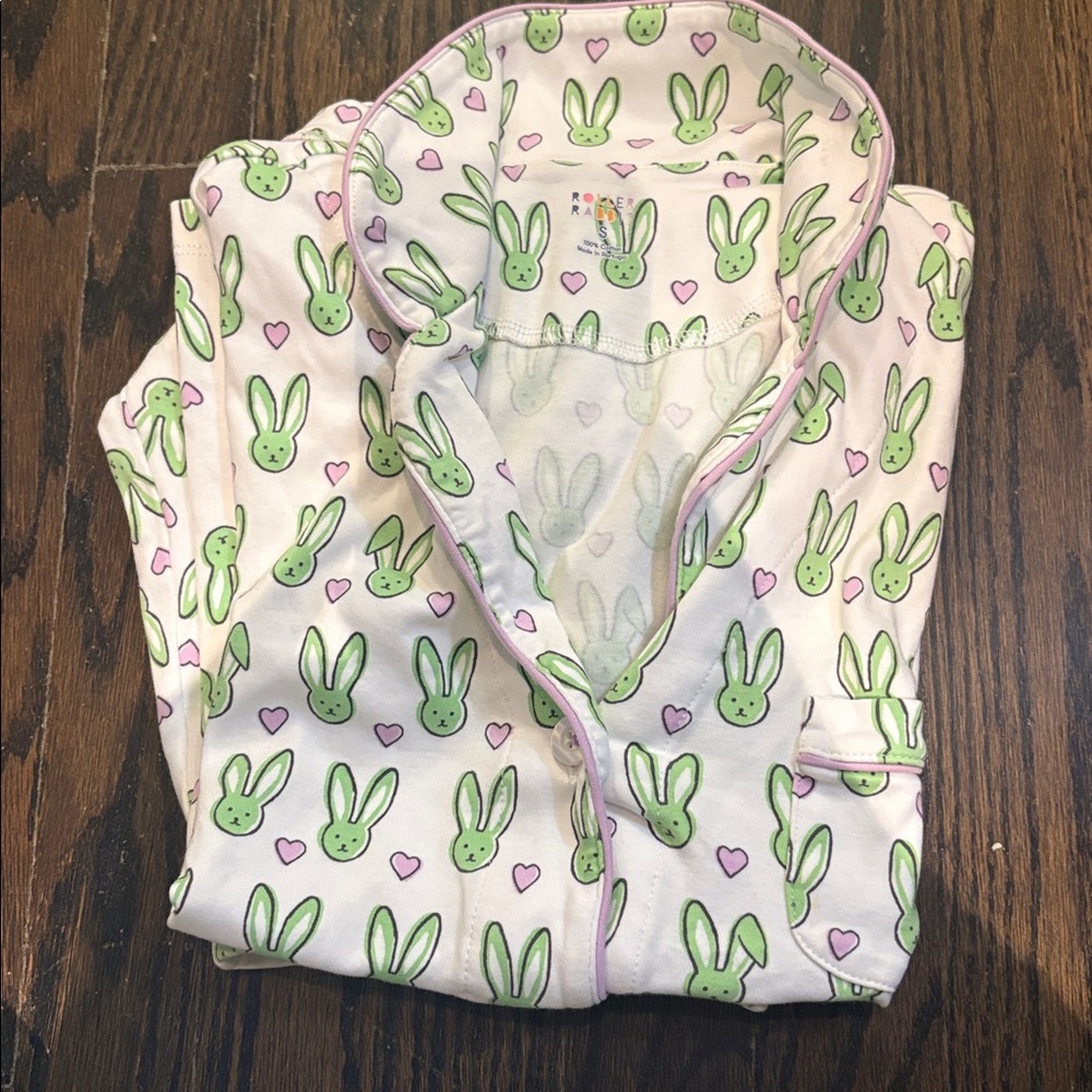 Roller rabbits short sleeve and shorts
Super cute - Picture 2 of 3